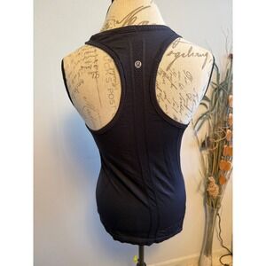 Lululemon Black Athletic swifty Racerback Run With Heart Women Size 8